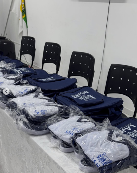 Rede Municipal de Ensino de Lajes garante fardamento completo para 100% dos alunos