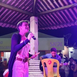 No momento, você está visualizando A Praça é Delas: evento na Praça Central anima noite de lajenses ao som de artistas locais