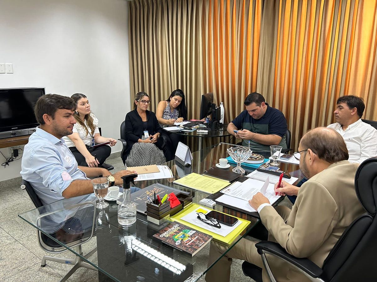 No momento, você está visualizando Reunião com o Deputado Estadual, Gustavo Carvalho…