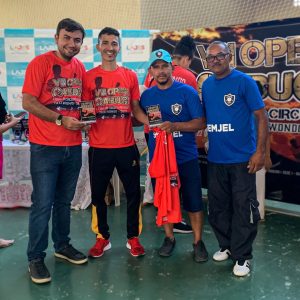 Leia mais sobre o artigo O prefeito Felipe Menezes, esteve acompanhando de perto o VII OPEN CABUGI de Taekwondo, que aconteceu em nosso município