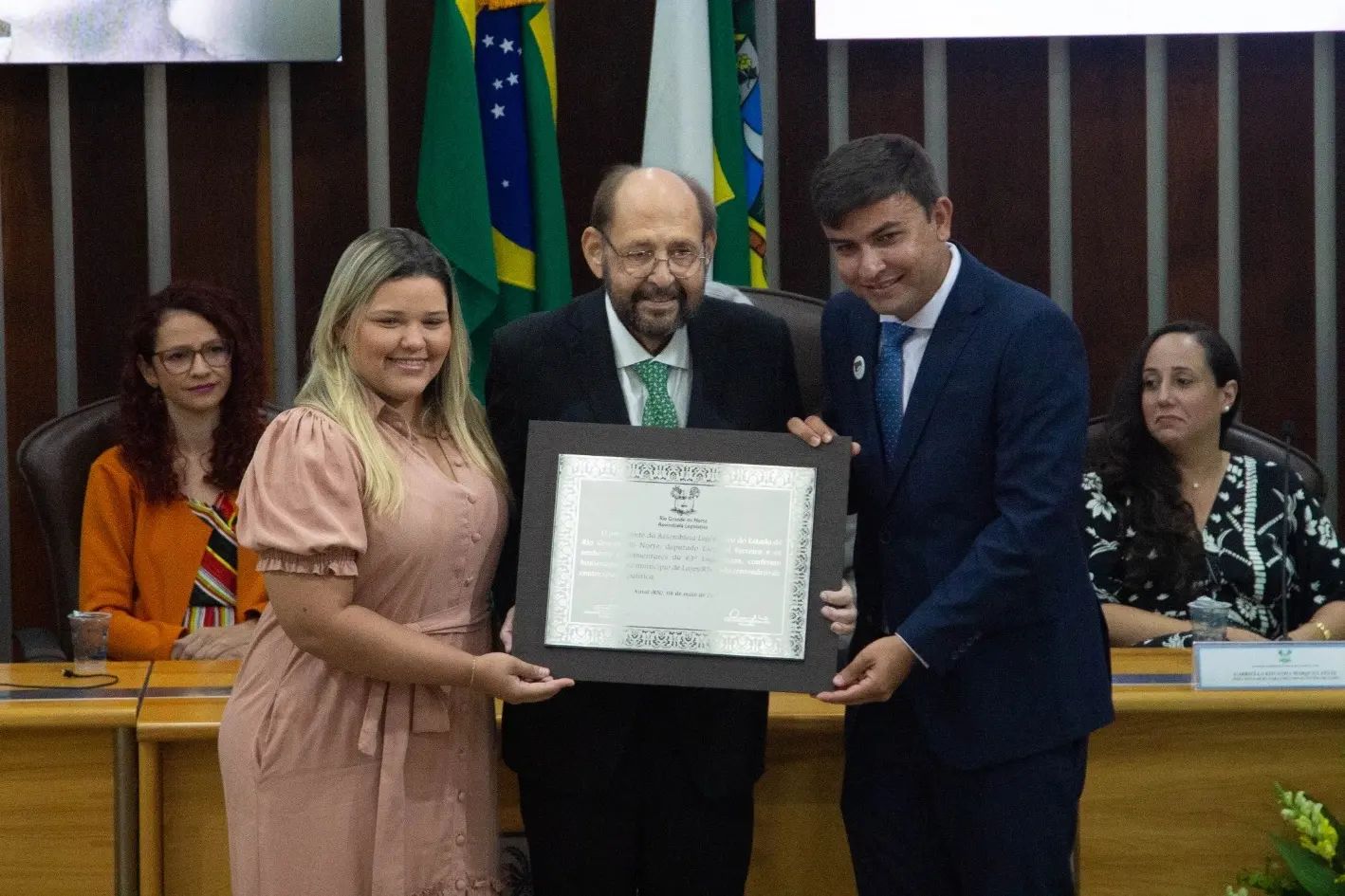 Leia mais sobre o artigo SESSÃO SOLENE, NA ASSEMBLÉIA LEGISLATIVA DO RIO GRANDE DO NORTE (AL/RN), EM HOMENAGEM À ALZIRA SORIANO E AO CENTENÁRIO DO MUNICÍPIO