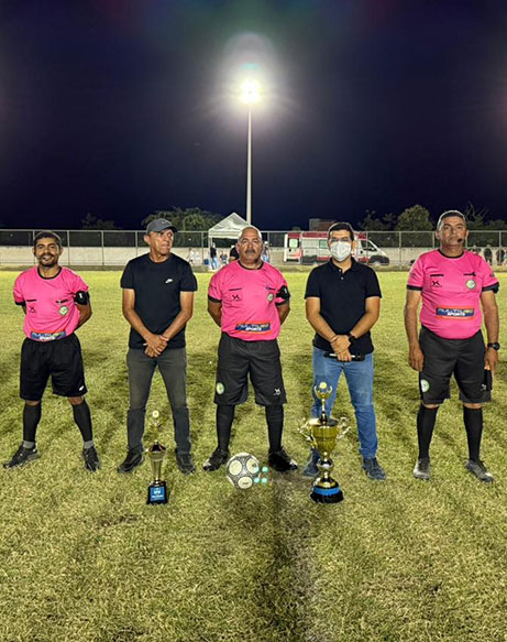 Leia mais sobre o artigo Prefeitura de Lajes valoriza futebol master com premiação inédita no encerramento do campeonato municipal