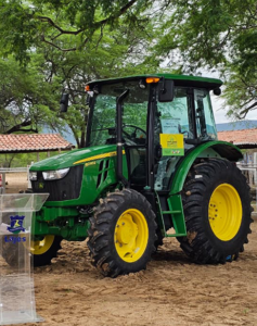 Leia mais sobre o artigo Prefeitura de Lajes recebe novo trator e inicia Programa de Corte de Terra 2026